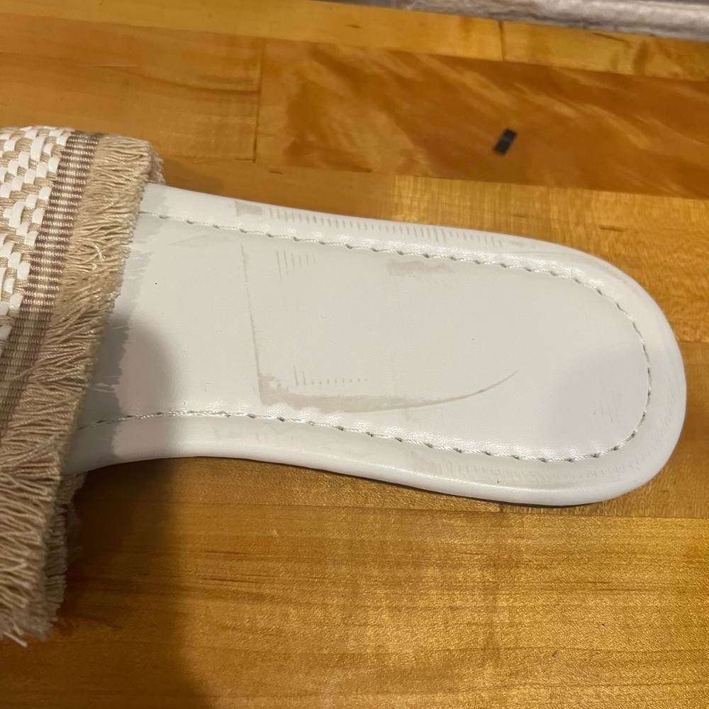 #11 Sandals - Picture 5 of 7